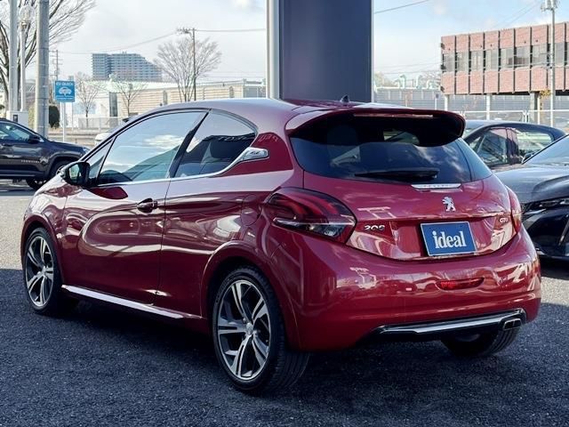 PEUGEOT 208 2016 Image 31