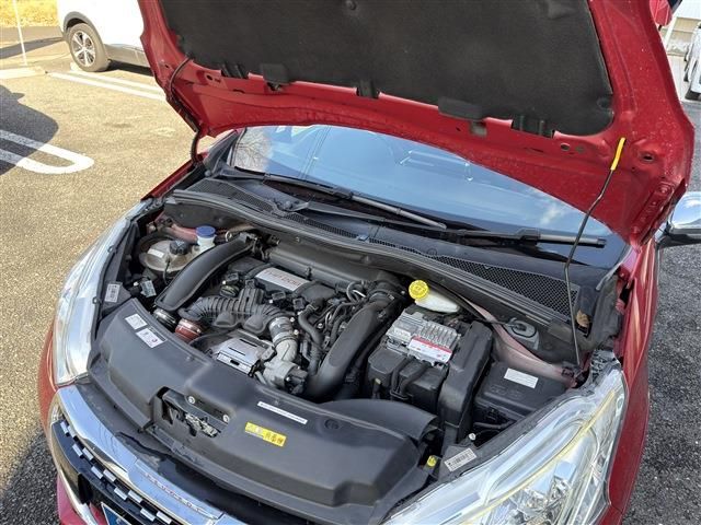 PEUGEOT 208 2016 Image 31