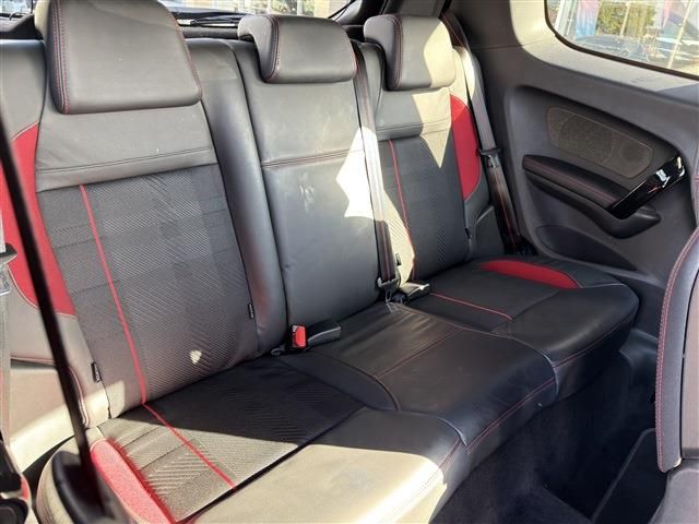 PEUGEOT 208 2016 Image 31