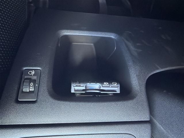 PEUGEOT 208 2016 Image 31