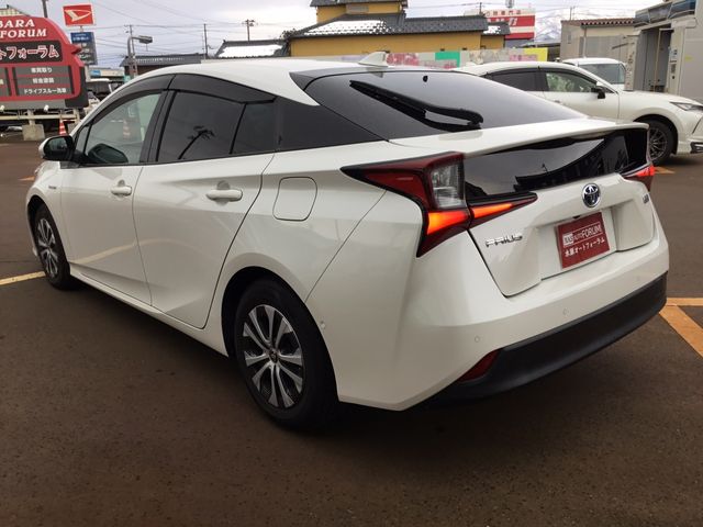 TOYOTA PRIUS 2019 Image 31