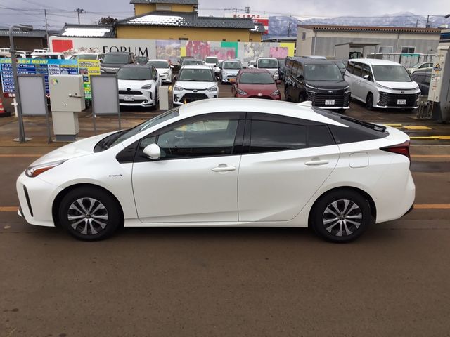 TOYOTA PRIUS 2019 Image 31