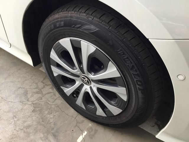 TOYOTA PRIUS 2019 Image 31