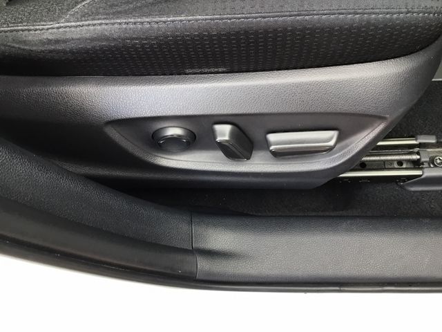 TOYOTA PRIUS 2019 Image 31