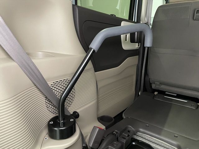 HONDA N BOX 2018 Image 31