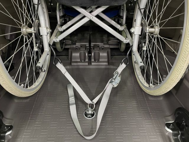 HONDA N BOX 2018 Image 31