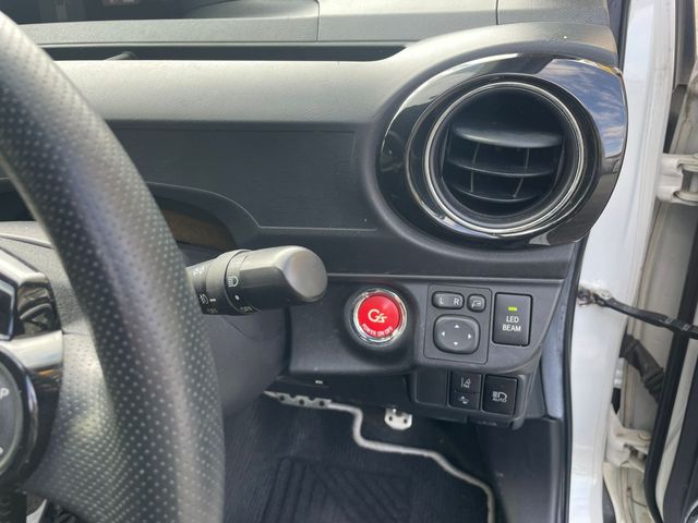 TOYOTA AQUA 2016 Image 31