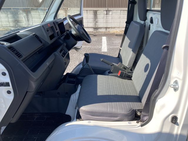 DAIHATSU HIJET TRUCK 4WD 2017 Image 31