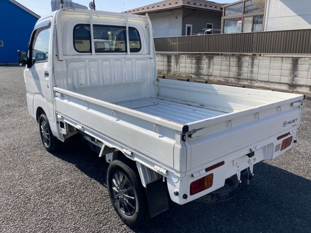 DAIHATSU HIJET TRUCK 4WD 2017 Image 31