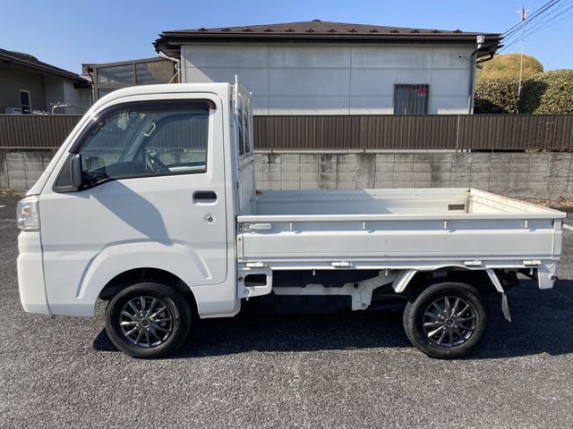 DAIHATSU HIJET TRUCK 4WD 2017 Image 31