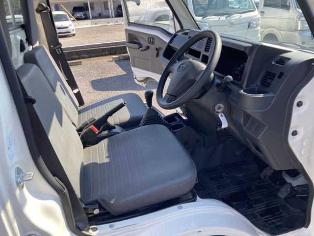 DAIHATSU HIJET TRUCK 4WD 2017 Image 31