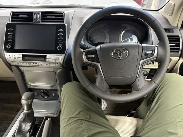 TOYOTA LANDCRUISER PRADO 2022 Image 31