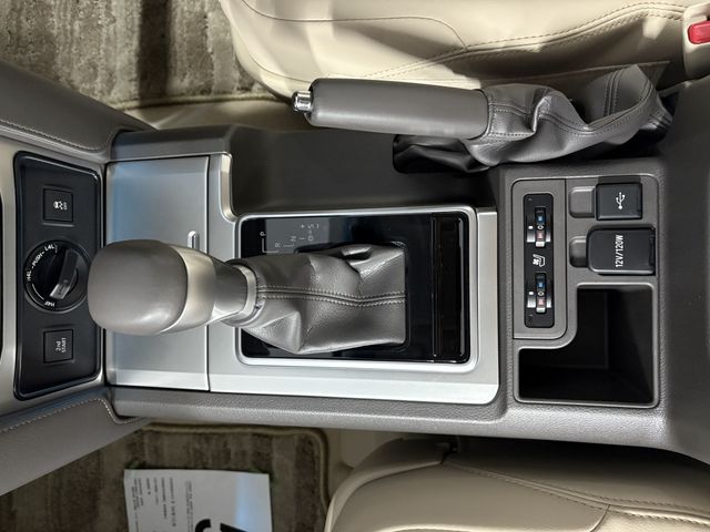 TOYOTA LANDCRUISER PRADO 2022 Image 31