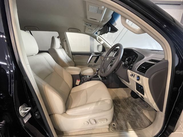 TOYOTA LANDCRUISER PRADO 2022 Image 31
