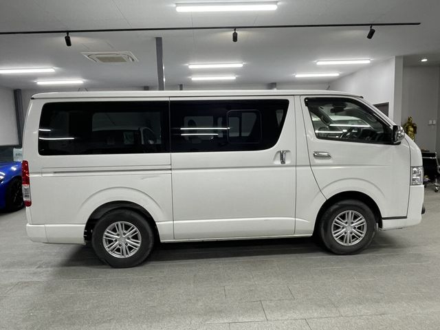 TOYOTA HIACE VAN 2WD 2018 Image 31