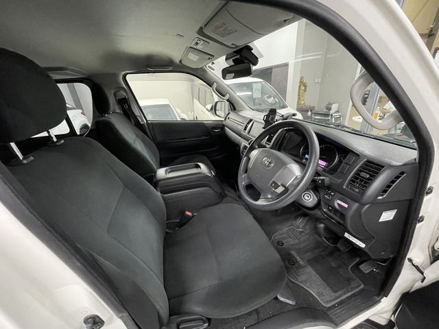 TOYOTA HIACE VAN 2WD 2018 Image 31