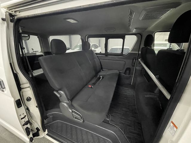 TOYOTA HIACE VAN 2WD 2018 Image 31
