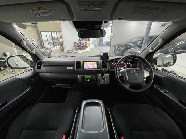 TOYOTA HIACE VAN 2WD 2018 Image 31