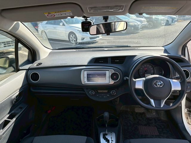 TOYOTA VITZ 2013 Image 31