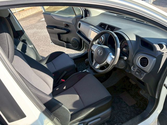 TOYOTA VITZ 2013 Image 31