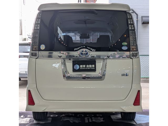 TOYOTA VOXY HYBRID 2016 Image 31