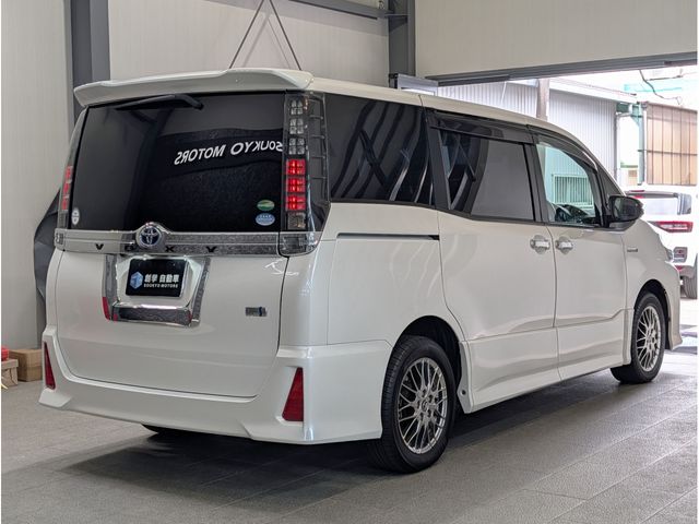 TOYOTA VOXY HYBRID 2016 Image 31