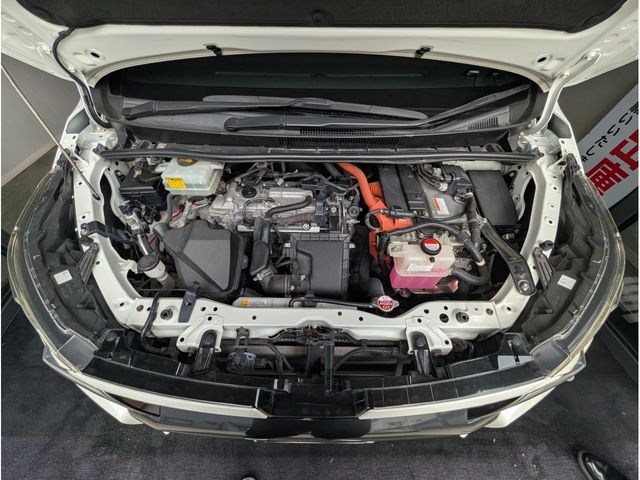 TOYOTA VOXY HYBRID 2016 Image 31