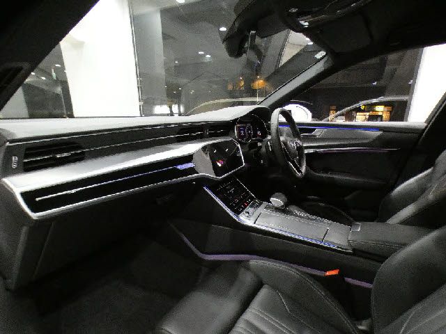 AUDI A6 AVANT 2022 Image 31