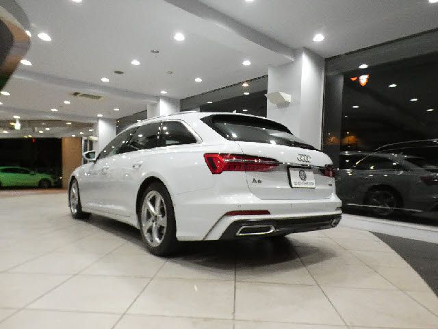 AUDI A6 AVANT 2022 Image 31