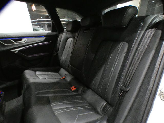 AUDI A6 AVANT 2022 Image 31