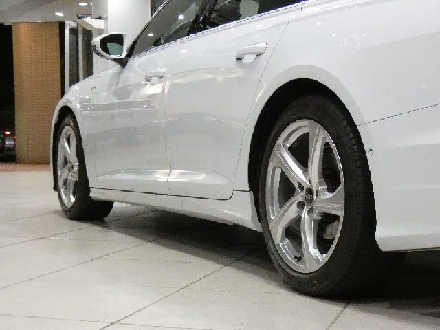 AUDI A6 AVANT 2022 Image 31