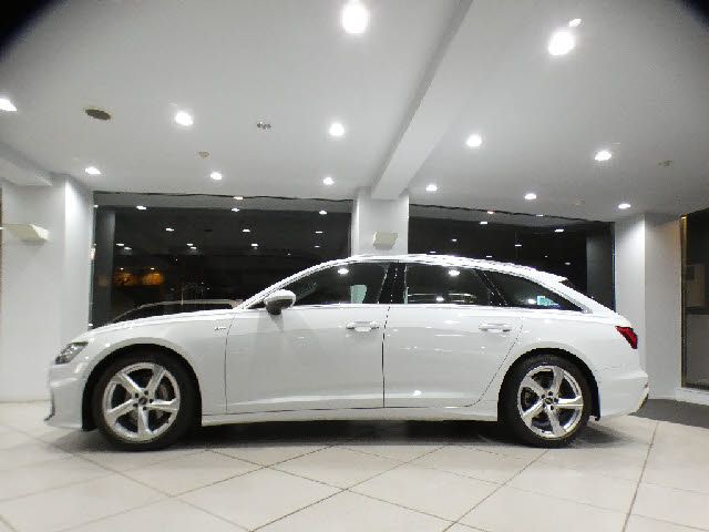 AUDI A6 AVANT 2022 Image 31