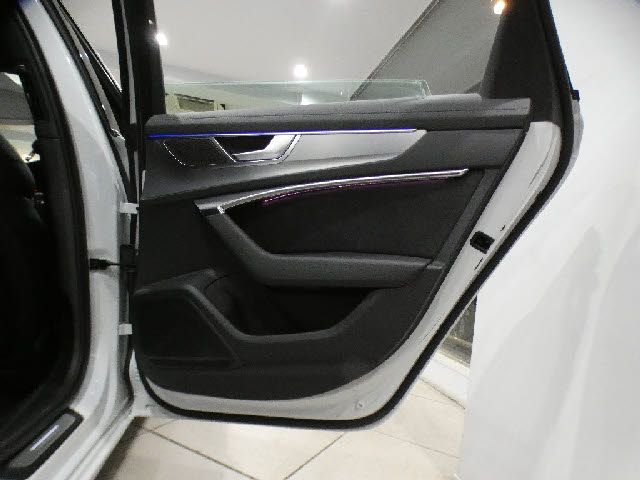 AUDI A6 AVANT 2022 Image 31