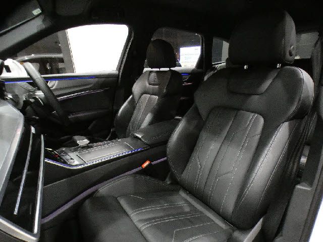 AUDI A6 AVANT 2022 Image 31