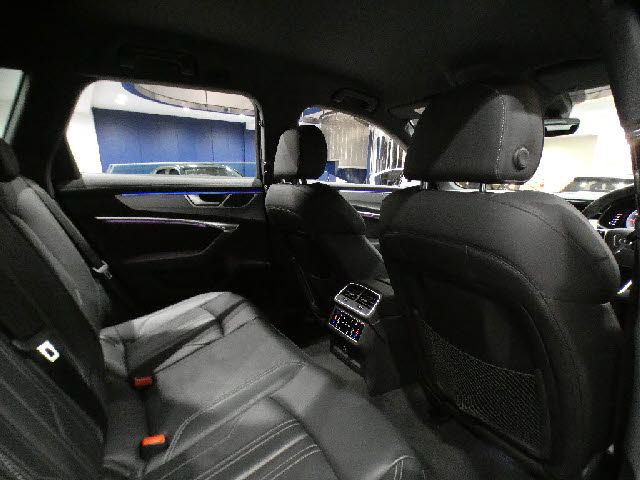 AUDI A6 AVANT 2022 Image 31