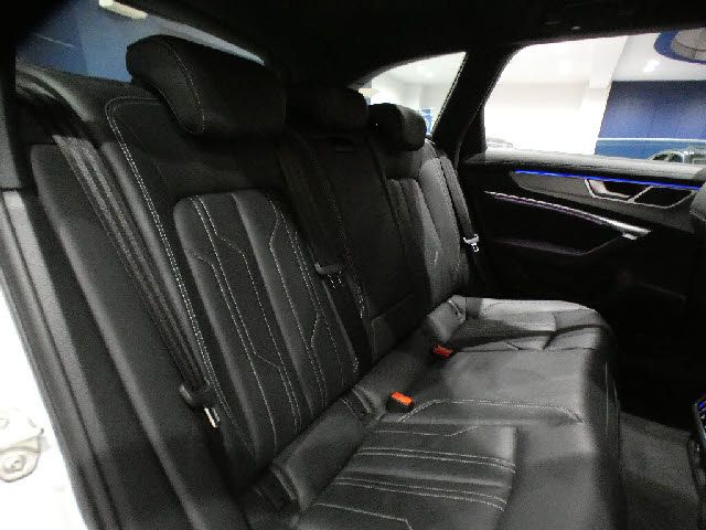 AUDI A6 AVANT 2022 Image 31