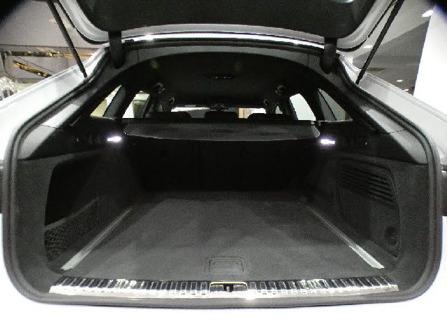 AUDI A6 AVANT 2022 Image 31