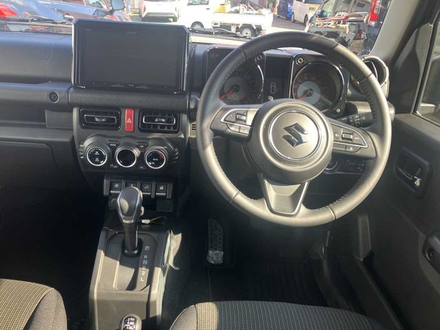 SUZUKI JIMNY NOMADE 2025 Image 31