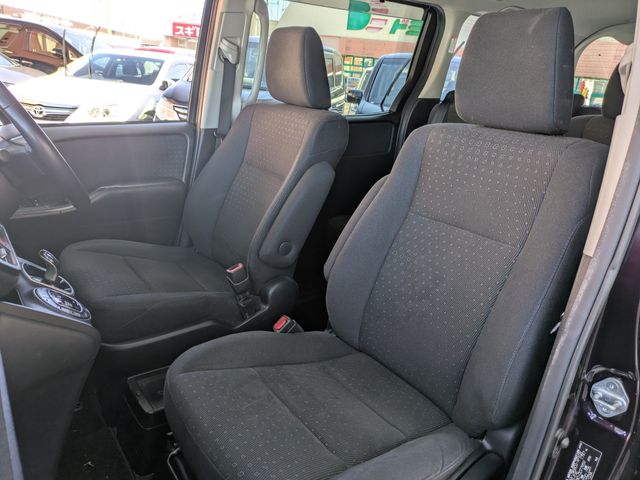 TOYOTA NOAH HYBRID 4WD 2015 Image 31