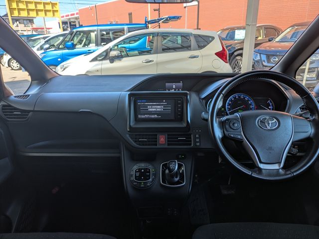 TOYOTA NOAH HYBRID 4WD 2015 Image 31