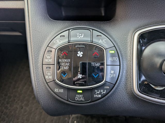 TOYOTA NOAH HYBRID 4WD 2015 Image 31