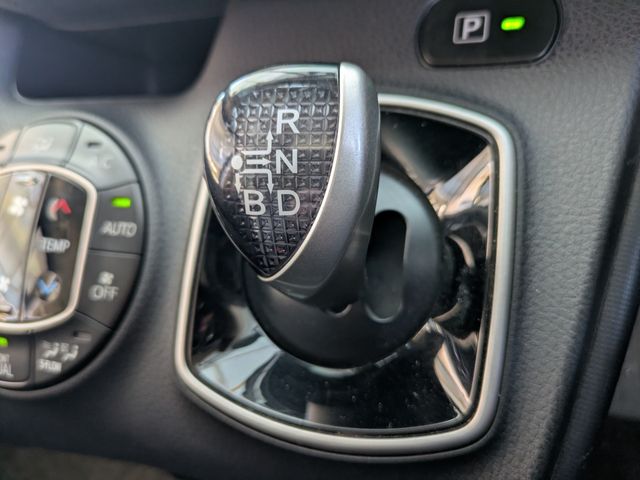 TOYOTA NOAH HYBRID 4WD 2015 Image 31