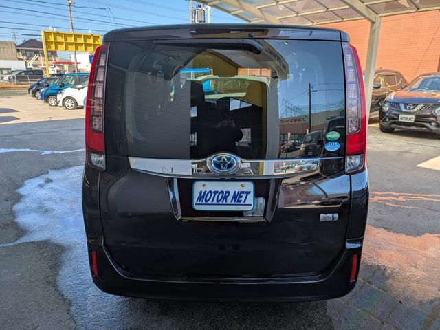 TOYOTA NOAH HYBRID 4WD 2015 Image 31