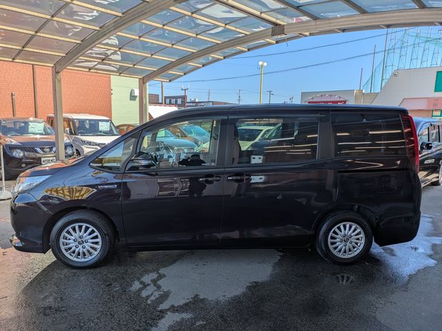 TOYOTA NOAH HYBRID 4WD 2015 Image 31