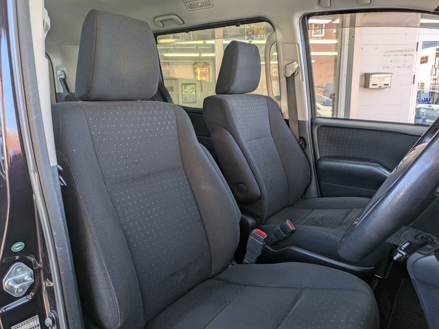 TOYOTA NOAH HYBRID 4WD 2015 Image 31