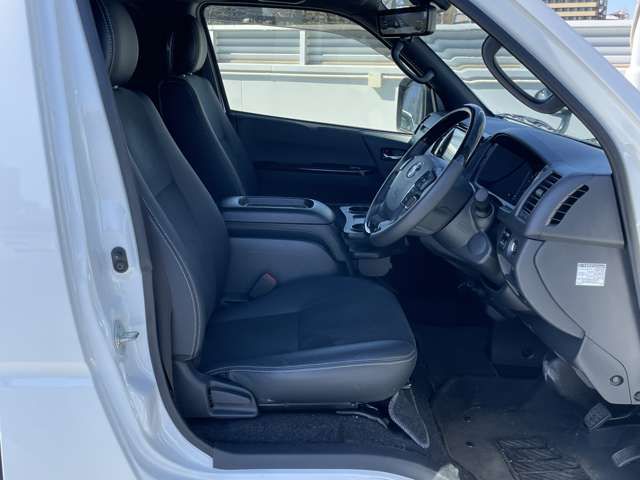 TOYOTA HIACE VAN 2WD 2023 Image 31