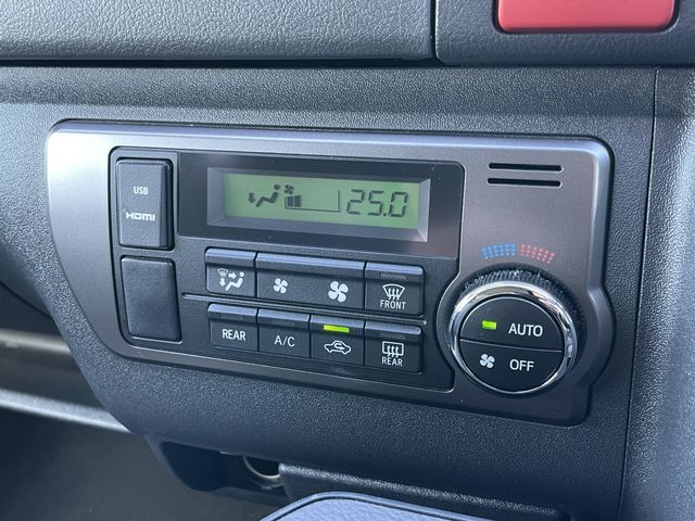 TOYOTA HIACE VAN 2WD 2023 Image 31