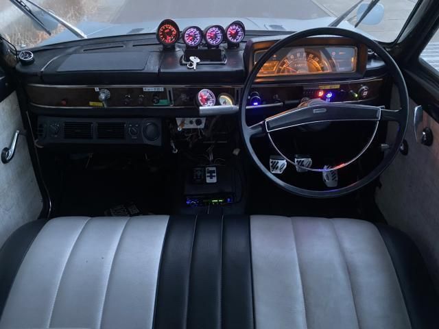 NISSAN BLUEBIRD SEDAN 1967 Image 31