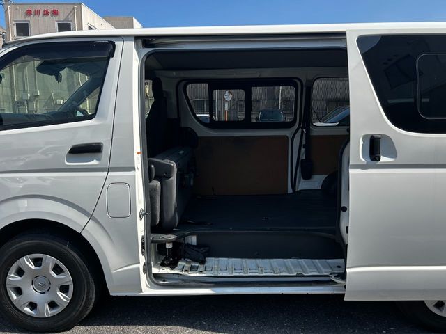 TOYOTA REGIUSACE VAN 1.15T 2019 Image 31