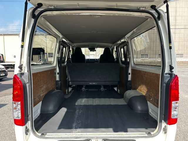 TOYOTA REGIUSACE VAN 1.15T 2019 Image 31